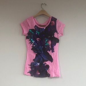 Pink T-shirt with flower design